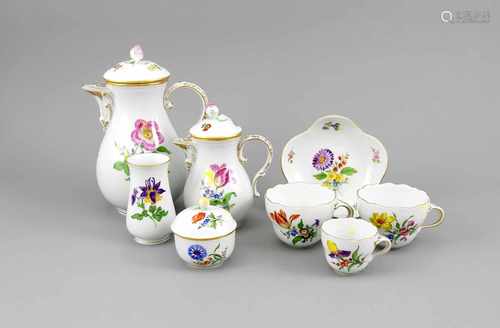 Konvolut Meissen, 8-tlg., 1950-80er Jahre, 2. W., polychrome Malerei mit deutschen Blumenund