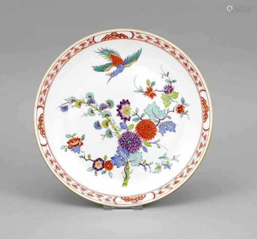 Wandteller, Meissen, 20. Jh., 1. W., glatte Form, polychrome Kakiemon-Malerei mit Blumenund