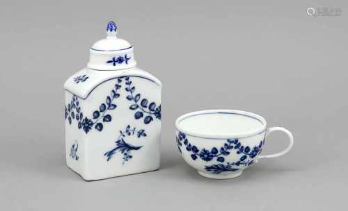 Teedose und Tasse, Meissen, Blumenmalerei in Unterglasurblau, Teedose, Marcolini-Marke1774-1817,