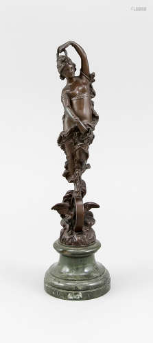 Paul Aichele (1859-1910), Allegorie des Fortschritts, weibliche Figur mit Krone undLorbeerkranz