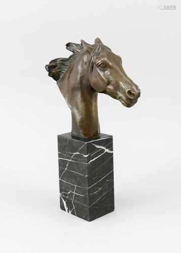 Albert Hinrich Hussmann (1874-1946), dt. Tierbildhauer, Büste eines Pferdes, patinierteBronze,