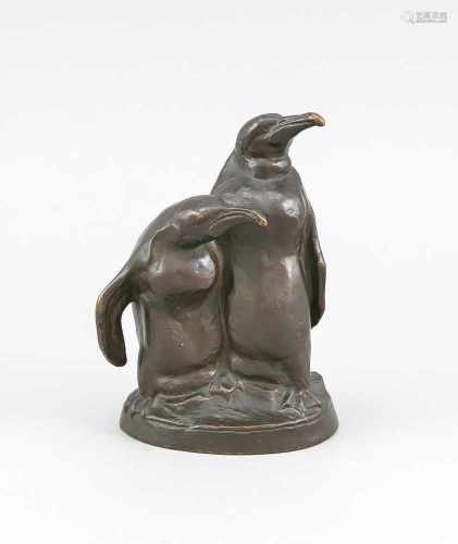 Fritz Diller (1875-1945), nach, zwei Pinguine, galvanisch verkupferte Tonfigur mitbronzefarbener