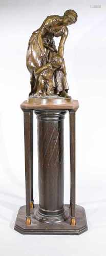 Ferdinand Barbedienne (1810-1892), große Bronzeskulptur einer jungen Mutter, die ihremSohn bei den