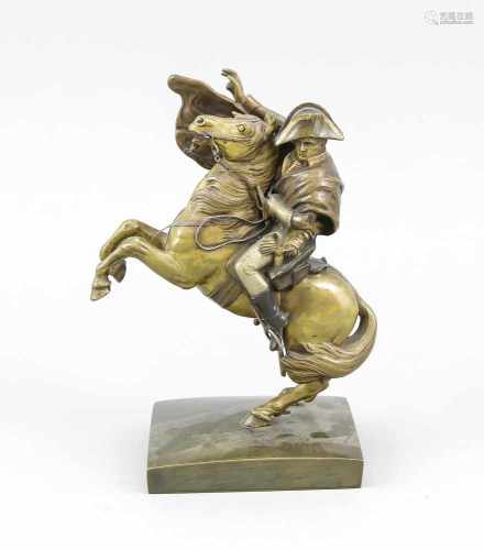 Anonymer Bildhauer Ende 19. Jh., Napoleon zu Pferde beim Übergang der Alpen, mehrfarbigpatinierte