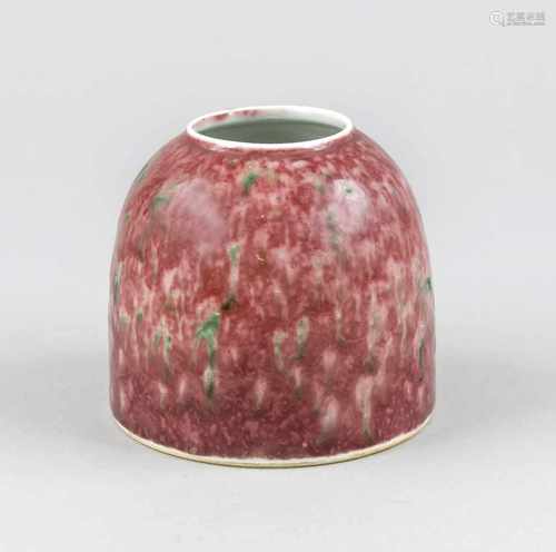 Pinselwascher, China, wohl 19./20. Jh., mit sogenannter Peach-Bloom-Glasur mit grünenSchlieren, 6-