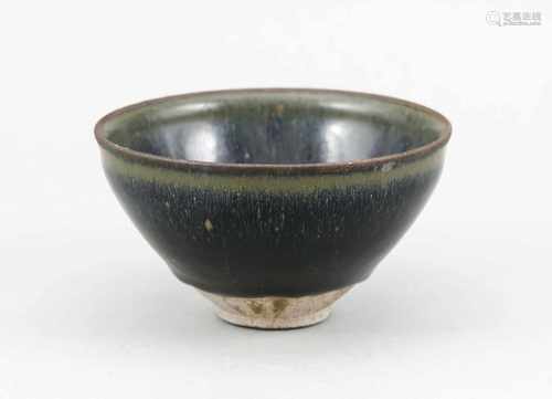 Steinzeug-Teeschale mit eisenhaltiger Glasur (Jian-Ware/Tenmoku), China, wohlSong-Dynastie (1127-