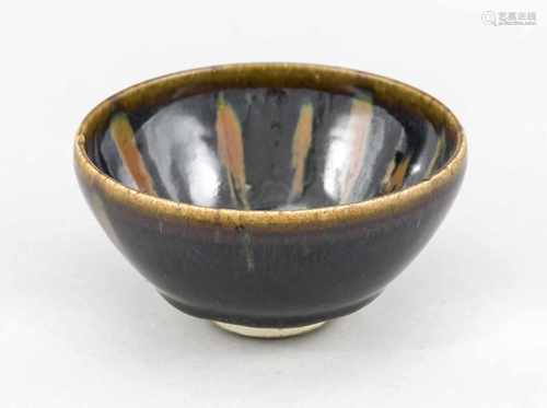 Steinzeug-Teeschale mit eisenhaltiger Glasur (Jian-Ware/Tenmoku), China, wohlSong-Dynastie (1127-