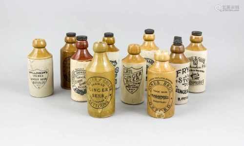 10 Gingerbeer Bottles, England, um 1900, Steinzeug mit Glasur, unterschiedliche Marken,manche mit