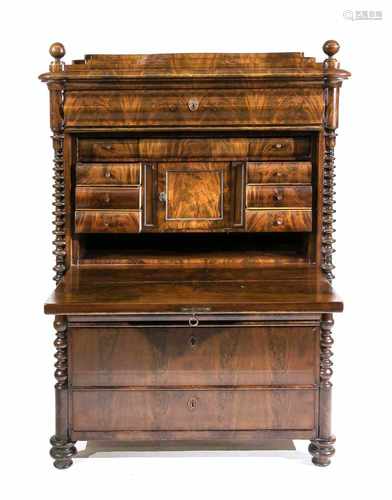 Standsekretär, Spätbiedermeier um 1850, Mahagoni massiv/furniert, gerader Korpus mit 2geraden und