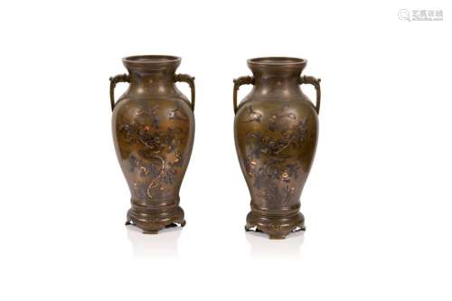 Paire de vases Japon Vers 1900 De forme balustre q…