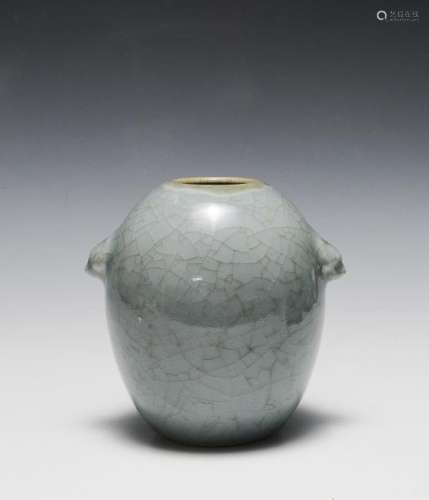 Chinese Pale Blue Ge Glazed Vase, 19th Century