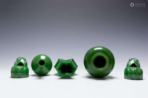 Set of 5 Green Glazed Porcelains, 18th - 19th Century