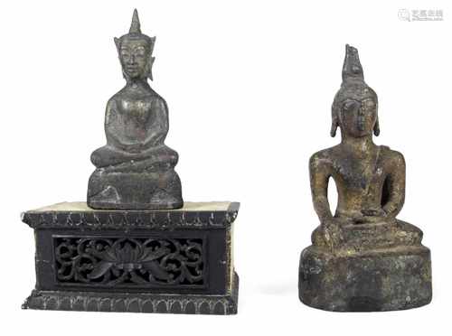 ZWEI BRONZEFIGUREN DES BUDDHA,BURMA/THAILAND, 17./18. JH.H.12,5/16CM,O.S.