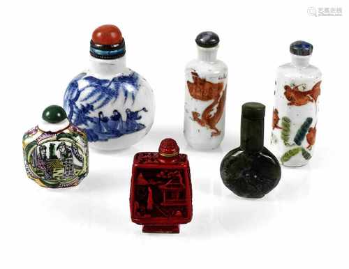 SECHS SNUFFBOTTLES, CHINAPORZELLAN U.A., 19./20. JH.H. 6/9,4 CM