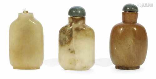 DREI SNUFFBOTTLES, JADE, CHINA19.JH./REPUBLIK-PERIODEH. 5,5/6 CM