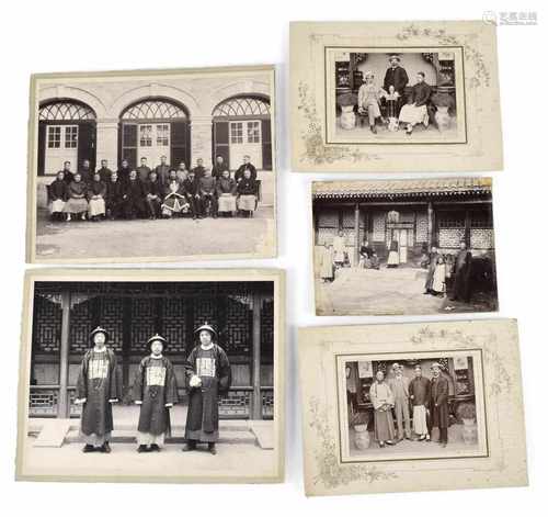 GRUPPE VON FÜNF FOTOGRAFIEN,CHINA, SPÄTE QING-DYNASTIE