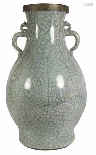 SELADONFARBENE VASE MIT 'GE'-GLASUR, CHINA, QING-DYNASTIEH. 49 CM