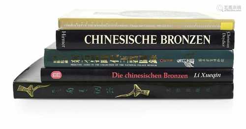 FÜNF BÜCHER, CHINESISCHEBRONZEN, JADE U. A.