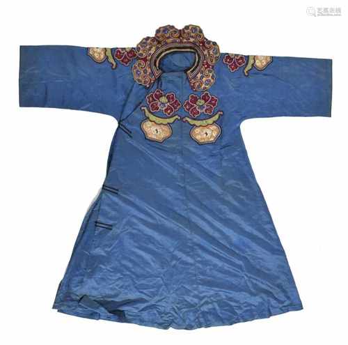 THEATERKOSTÜM, CHINA, UM 1900BLAUGRUNDIGL. 141 CM