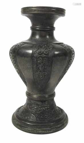 VASE AUS BRONZE, JAPAN,19. JH., BEZ. DENRAIH. 19,7 CM