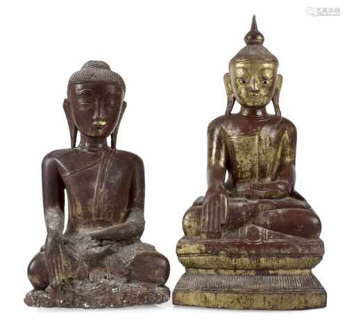 ZWEI BUDDHAS AUS HOLZ,BURMA, 18./19. JH.H. 44/53 CM