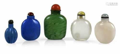 FÜNF SNUFFBOTTLES AUS GLAS,CHINA, 19./20. JH.H. 4,5/7,7 CM