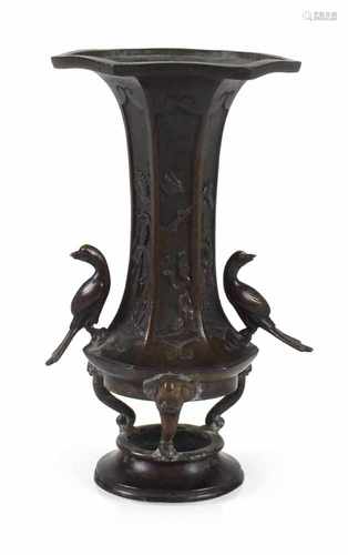 VASE, BRONZE, JAPAN,EDO-PERIODEH. 21,5 CM