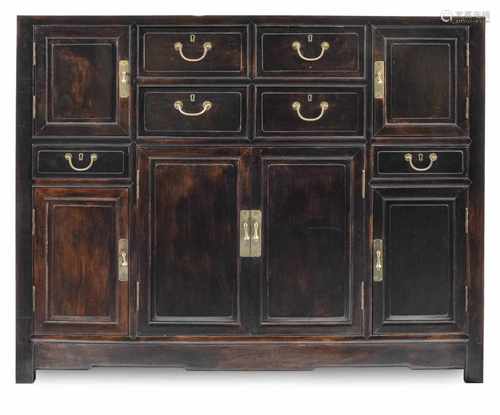 SCHRANK, CHINA, HARTHOLZ, REPUBLIK-PERIODE 129X163X62 CM Diese Lots unterliegen CITES-Regulierungen,