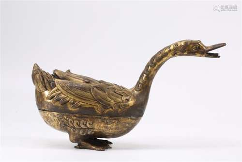 A GILT-BRONZE DUCK.QING DYNASTY