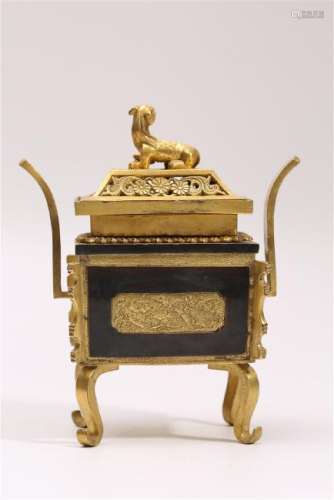 A GILT-BRONZE CENSER AND COVER.QING DYNASTY
