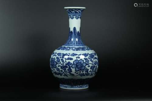 A MNG-STYLE BLUE AND WHITE BOTTLE VASE.MARK OF QIANLONG