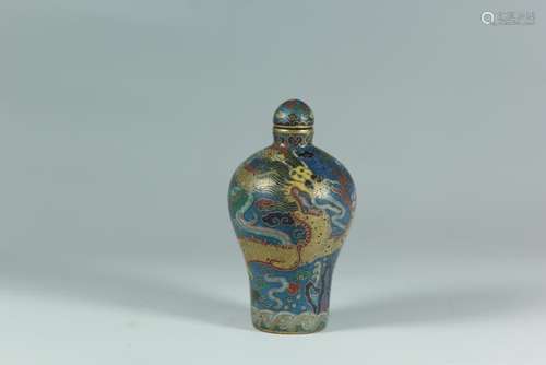 A CLOISONNE ENAMEL DRAGON SNUFF BOTTLE.MARK OF QIANLONG