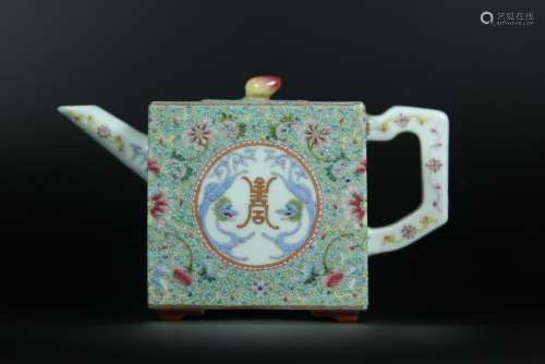 A FAMILLE-ROSE SQUARE TEAPOT AND COVER.ANTIQUE