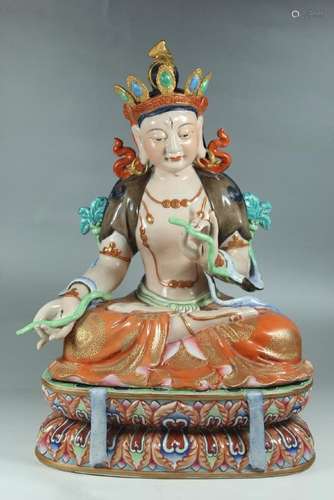 A WUCAI PORCELAID GUANYIN.ANTIQUE