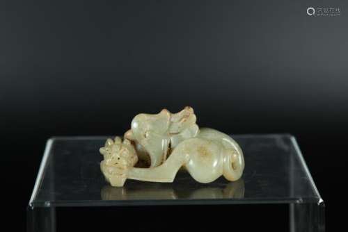 A CARVED JADE DRAGON.ANTIQUE