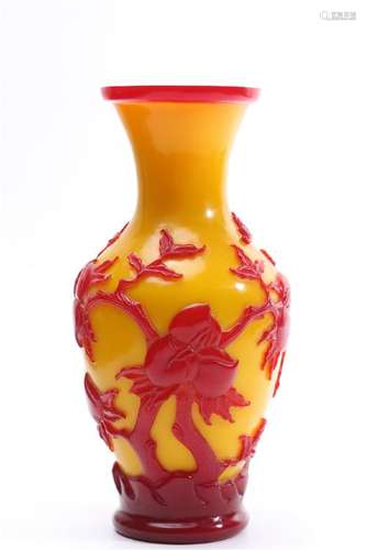 A RED-OVERLAY YELLOW GLASS VASE.MARK OF QIANLONG