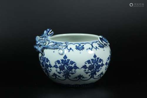 A BLUE AND WHITE 'DRAGON' WASHER.MARK OF QIANLONG