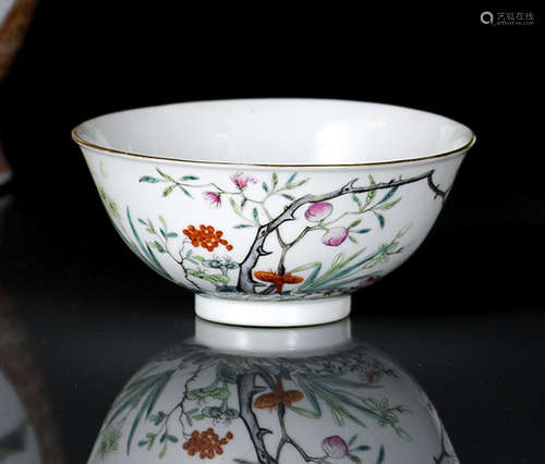 A FAMILLE ROSE PORCELAIN PEACHES AND BATS BOWL