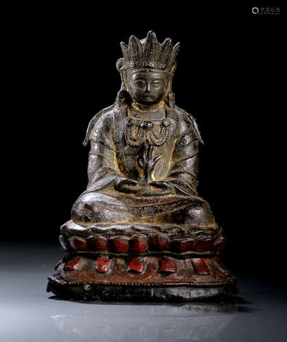 A BRONZE FIGURE OF GUANYIN