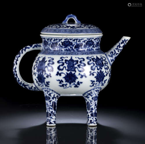 A FINE IMPERIAL BLUE AND WHITE EWER AND COVER