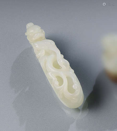 A FINE NEAR WHITE JADE CHILONG BELT HOOK