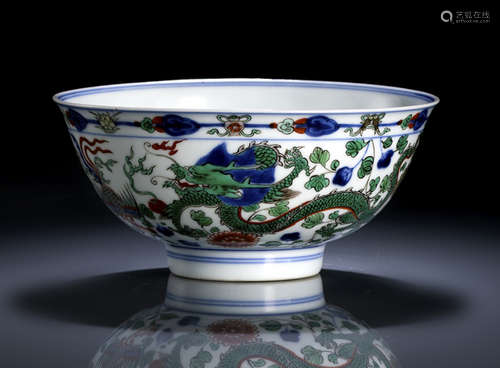 A FINE IMPERIAL WUCAI 'DRAGON AND PHOENIX' BOWL