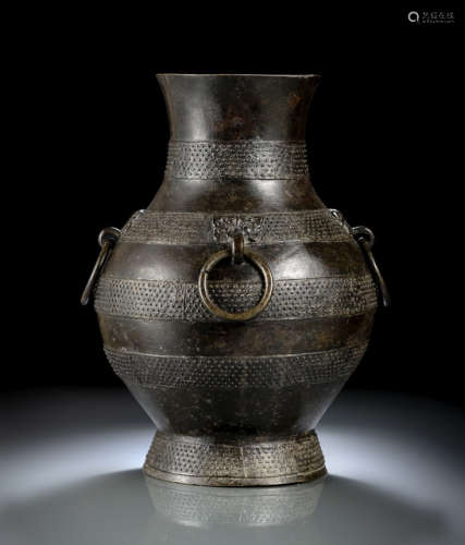 A'HU'-SHAPED BRONZE VASE IN ARCHAIC STYLE