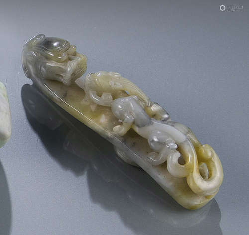 A CARVED JADE CHILONG BELT HOOK