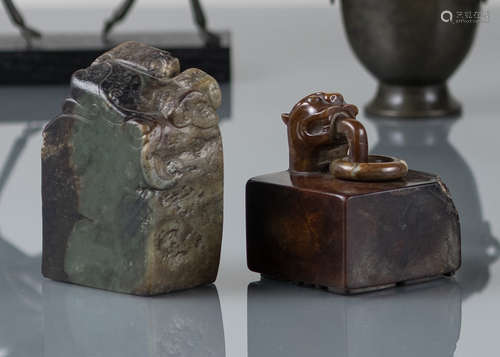 TWO JADE SEALS 'CHANSHOU REN' AND 'JUNSIMA YIN'