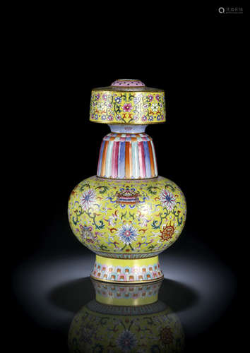 A YELLOW-GROUND FAMILLE-ROSE 'BAJIXIANG' ALTAR VASE