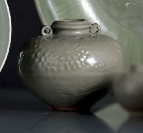 A LONGQUAN DRAGON JAR WITH TWO SMALL HANDLES