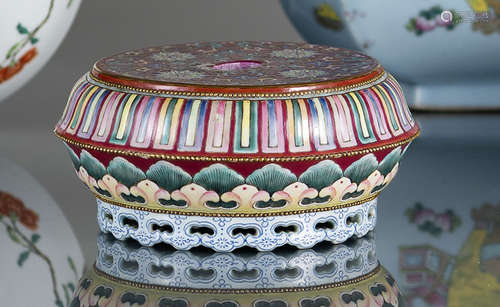 A FINE PAINTED PORCELAIN PART OF A BUDDHIST ALTAR EMBLEM