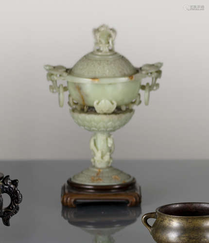 A JADE VESSEL AND COVER WITH LOTOS STAND