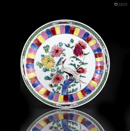 A FAMILLE ROSE SAUCER DISH WITH CRANE